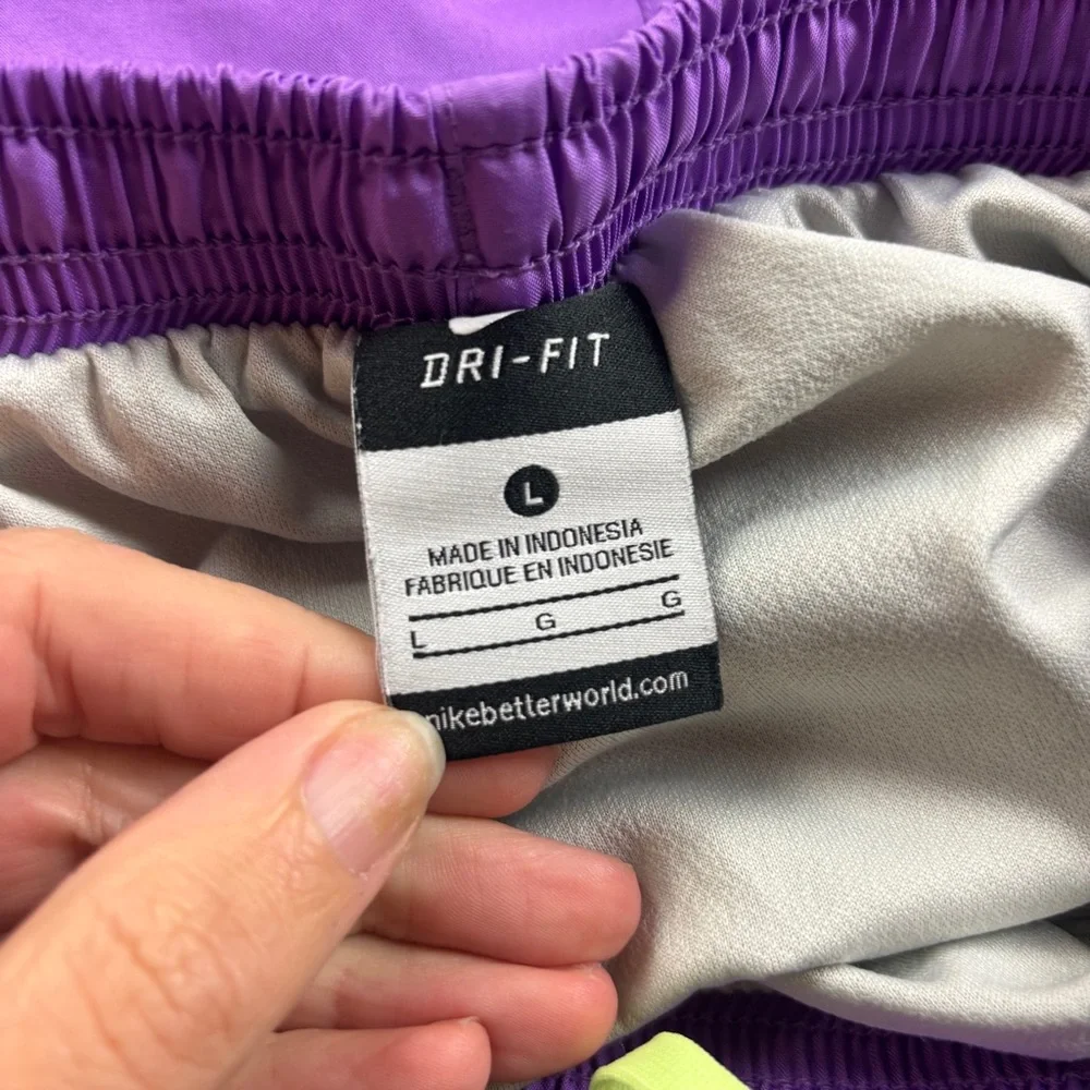 NIKE Women’s Purple/Lime Green Athletic Lined Running Shorts Dri-fit size: Large